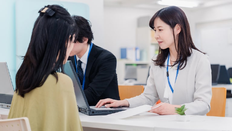 自治体職員の住民サービスを効率化